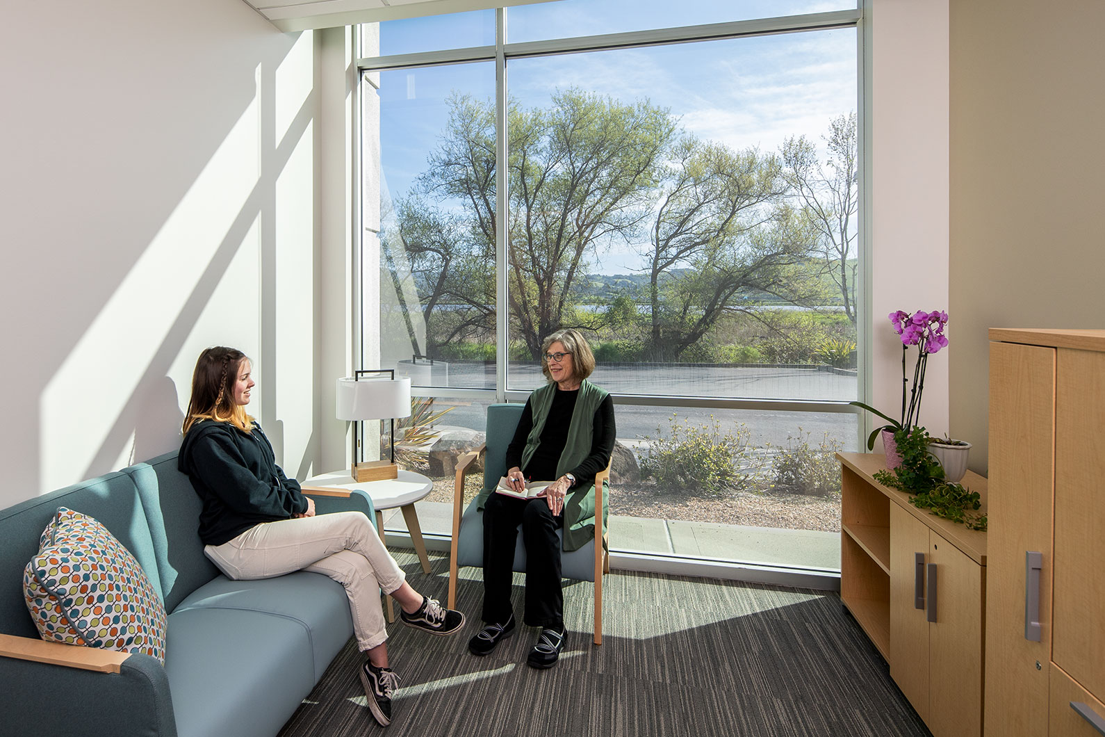 Kaiser Permanente Petaluma Behavioral Health Center, Therapist and Adolescent in session