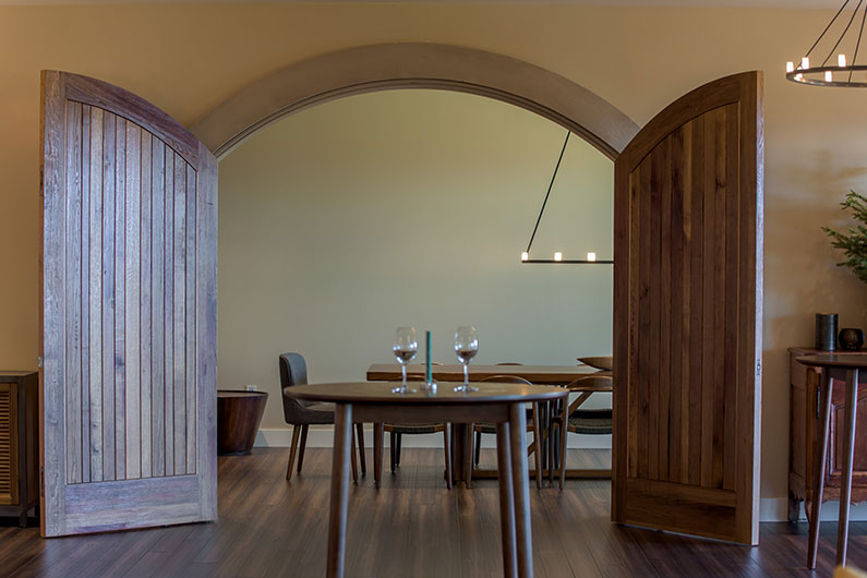 Open double doors looking into private tasting room at Paradise Ridge Winery